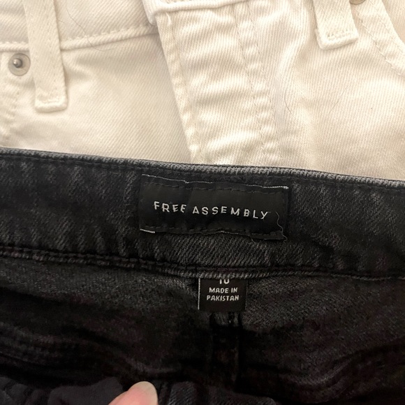 Women’s jean shorts - Picture 7 of 9